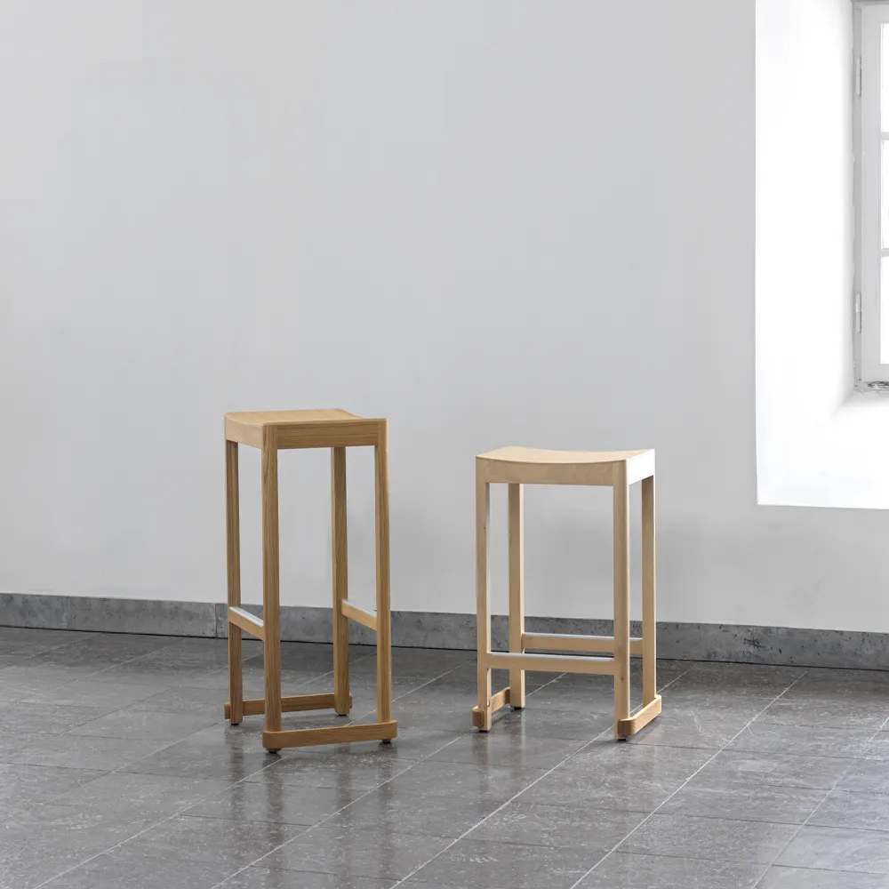 Atelier barpall, Naturlakerad ek-H65 cm Artek