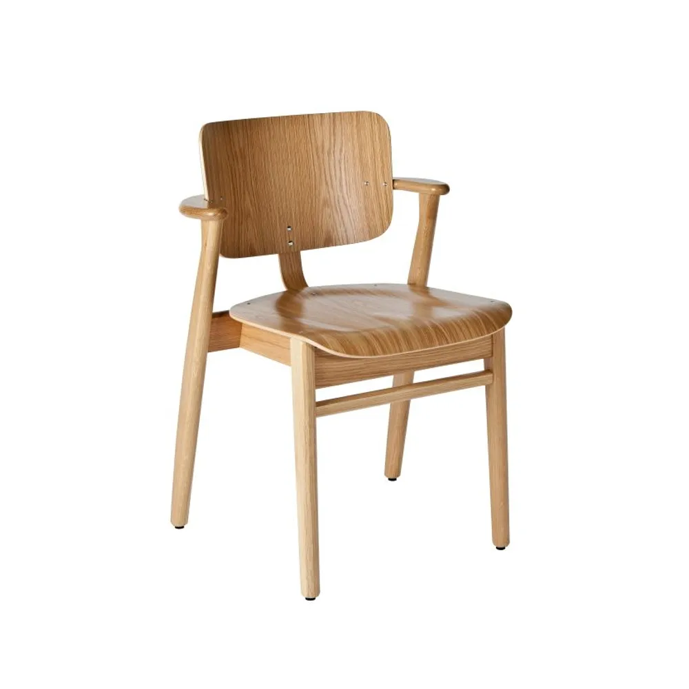 Domus stol, ek lack Artek