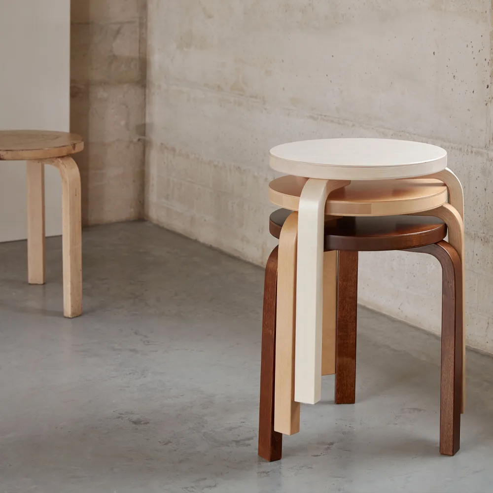 Stool 60 pall 3 st ben, Svart-Björk Artek