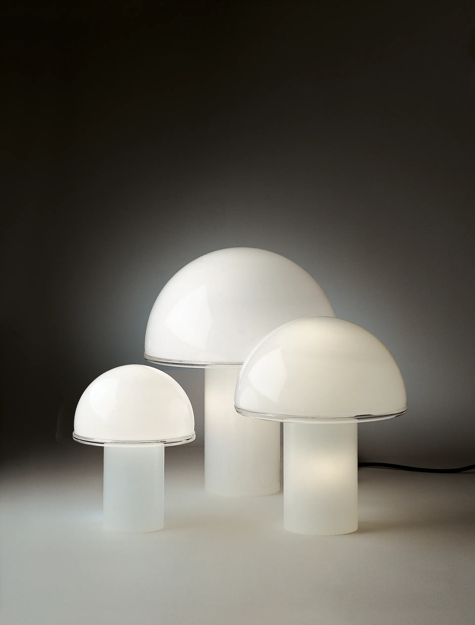 Onfale Piccolo bordslampa Ø20 cm, Opal vit Artemide