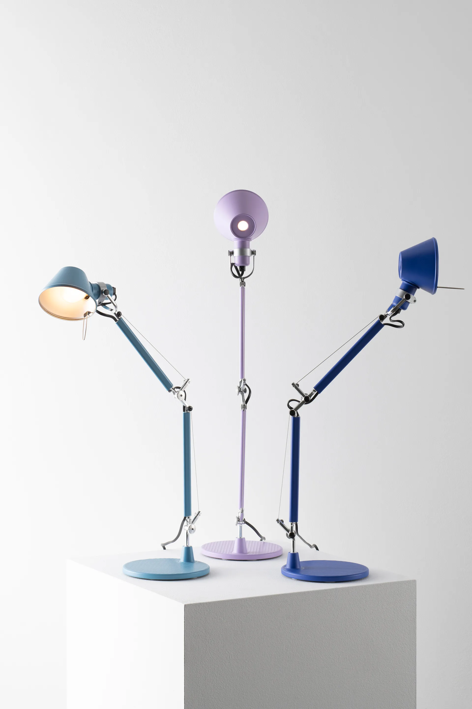 Tolomeo micro bordslampa, Blue Klein Artemide