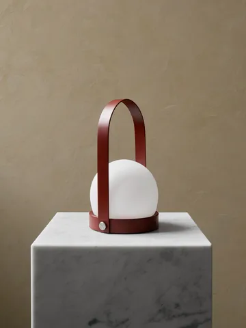 Carrie portabel bordslampa - Burned red - Audo Copenhagen