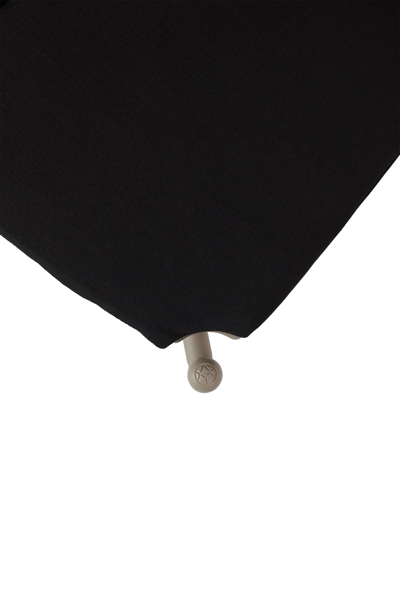 NOVO stolsdyna, Black AYTM