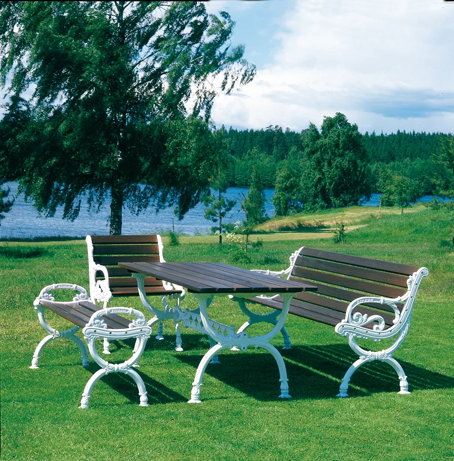 Byarum fåtölj, Vit lack furu, grönt stativ Byarums bruk