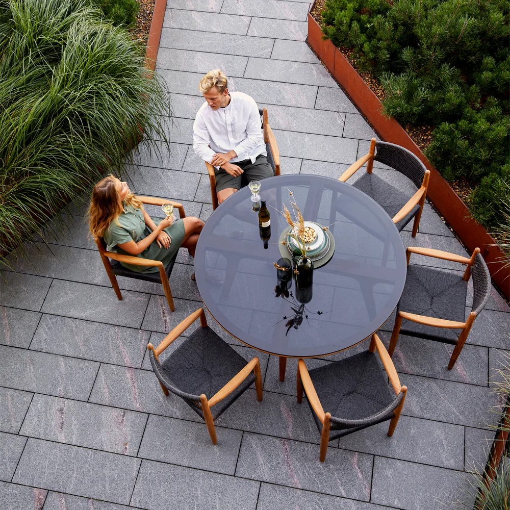 Aspect matbord runt, Travertine Cane-line