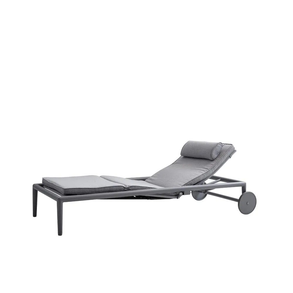 Conic solsäng, Light grey Cane-line