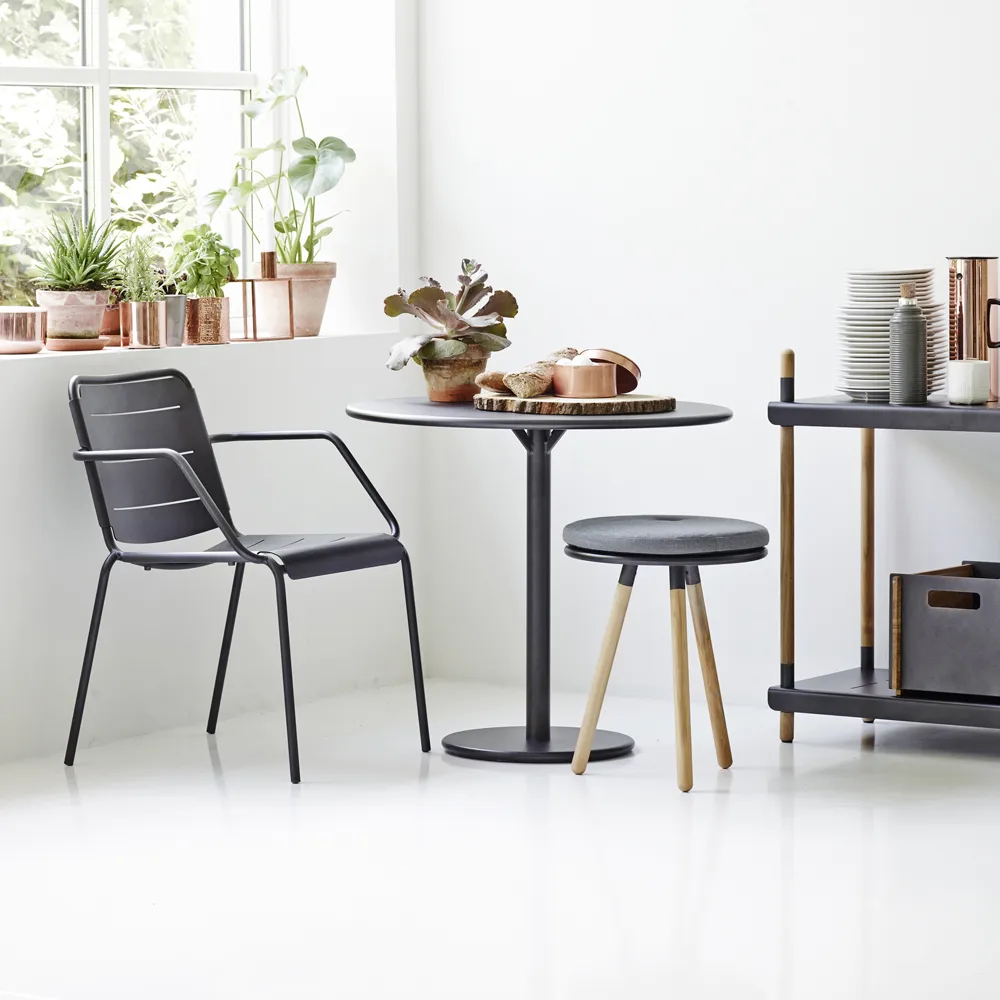 Go cafébord Ø80 cm, Lava grey-lava grey Cane-line