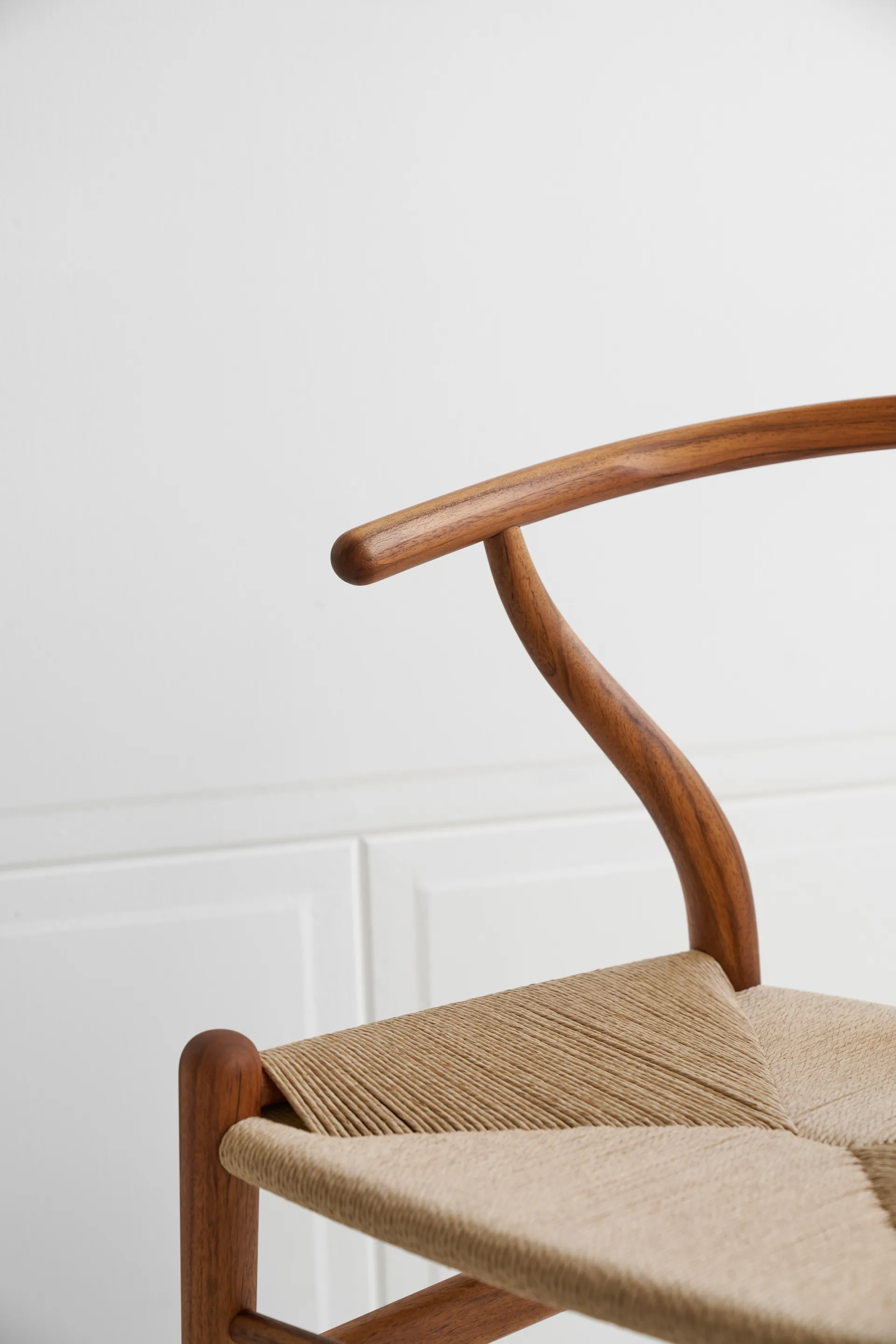 CH24 Y-stol, Oljad teak-naturflätad Carl Hansen & Søn