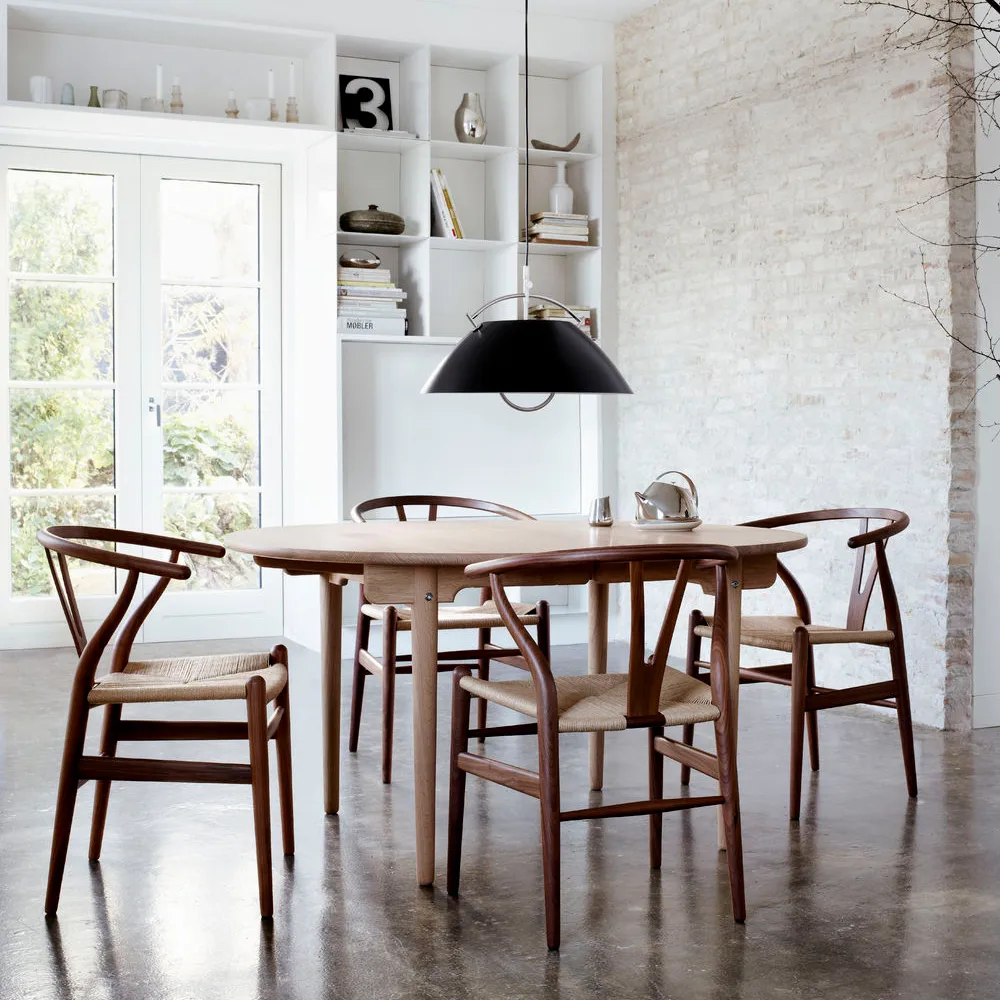 CH337 matbord utdragbart med plats för 2 ilägg, Vitoljad ek Carl Hansen & Søn