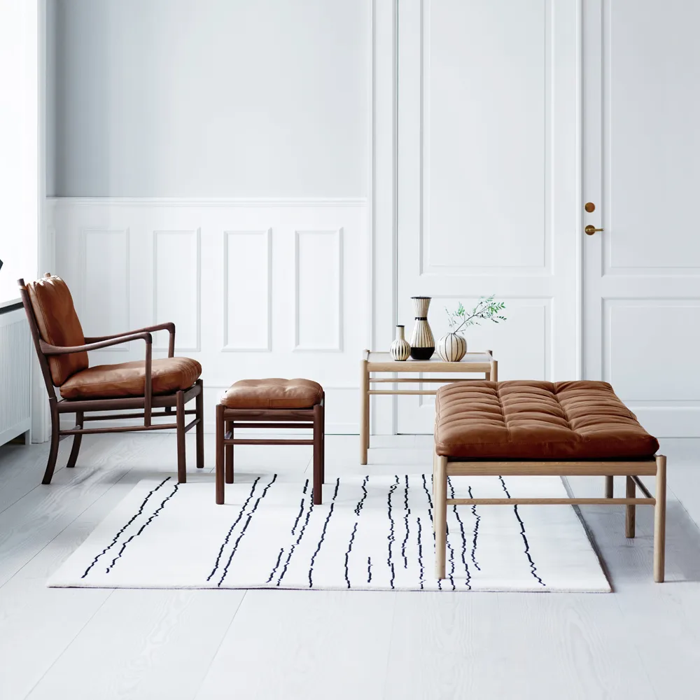 OW150 dagbädd, Loke 7150 läder svart-såpad ek Carl Hansen & Søn