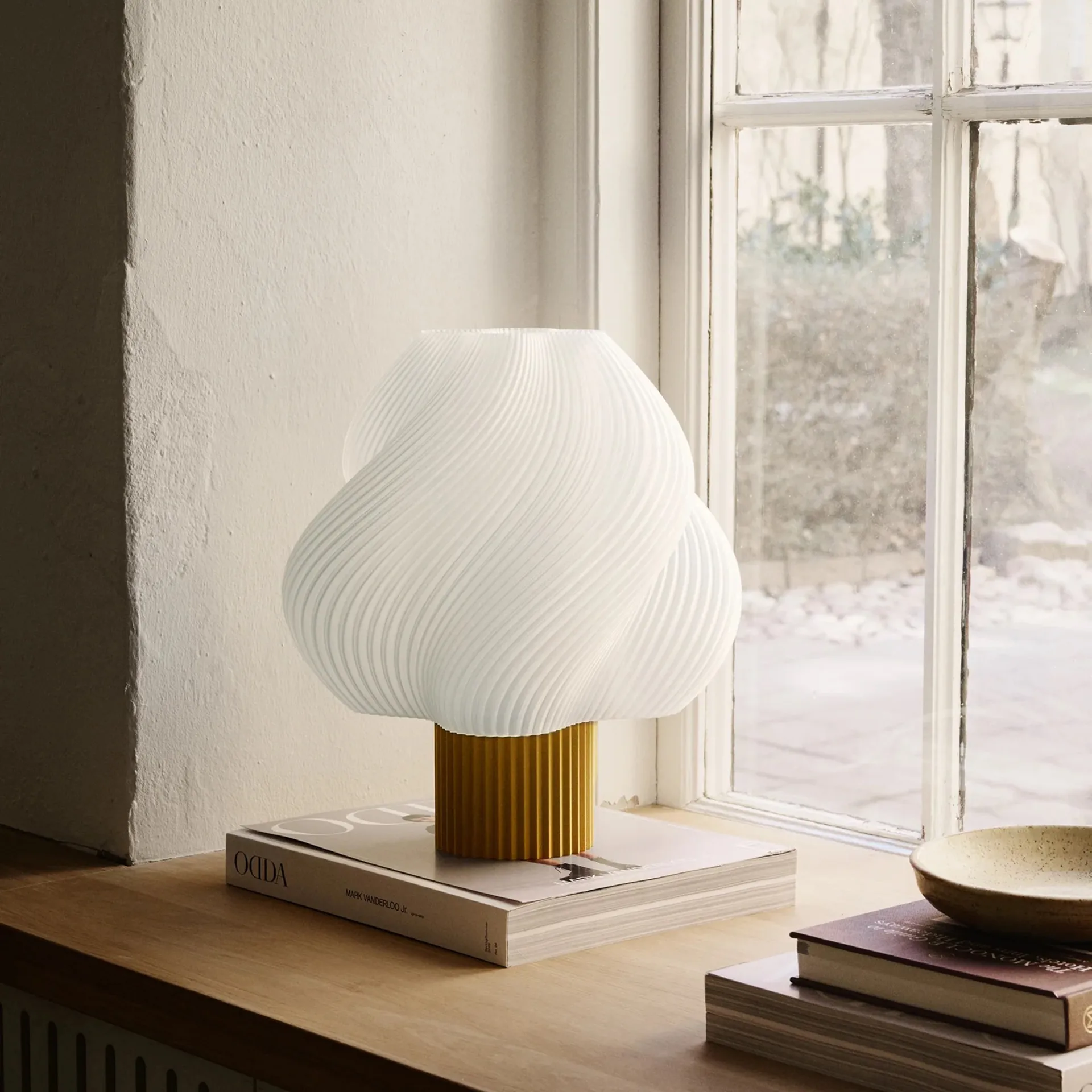 Soft Serve bordslampa, Cloudberry, Grande, 34 cm Crème Atelier