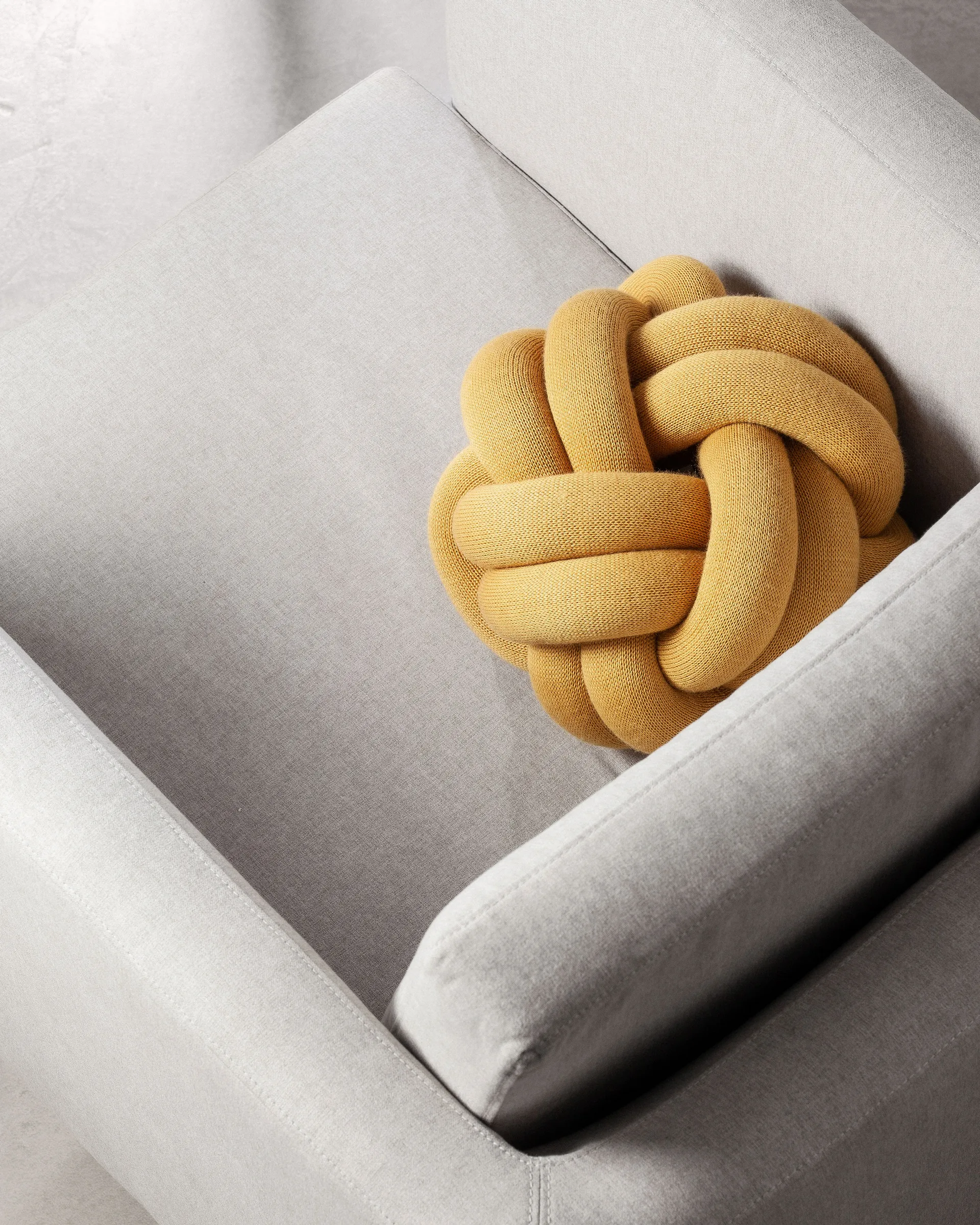 Knot kudde, gul Design House Stockholm