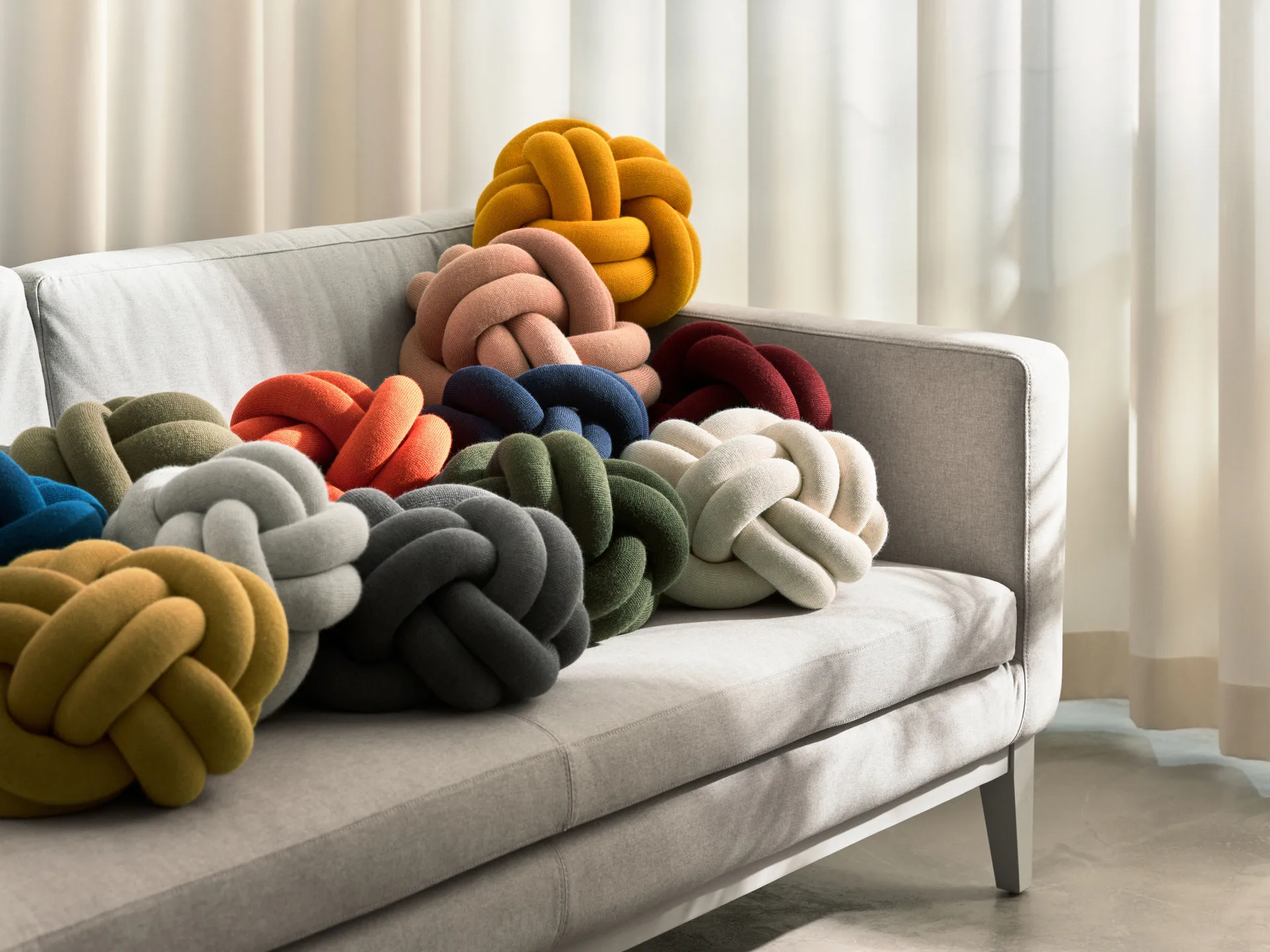 Knot kudde, gul Design House Stockholm