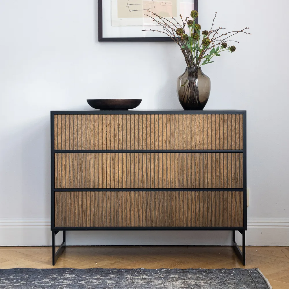 Line byrå, walnut/white, 3 lådor, kromben Englesson