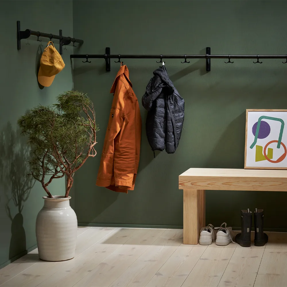 Nostalgi kroklist, Valnöt-aluminium stativ Essem Design