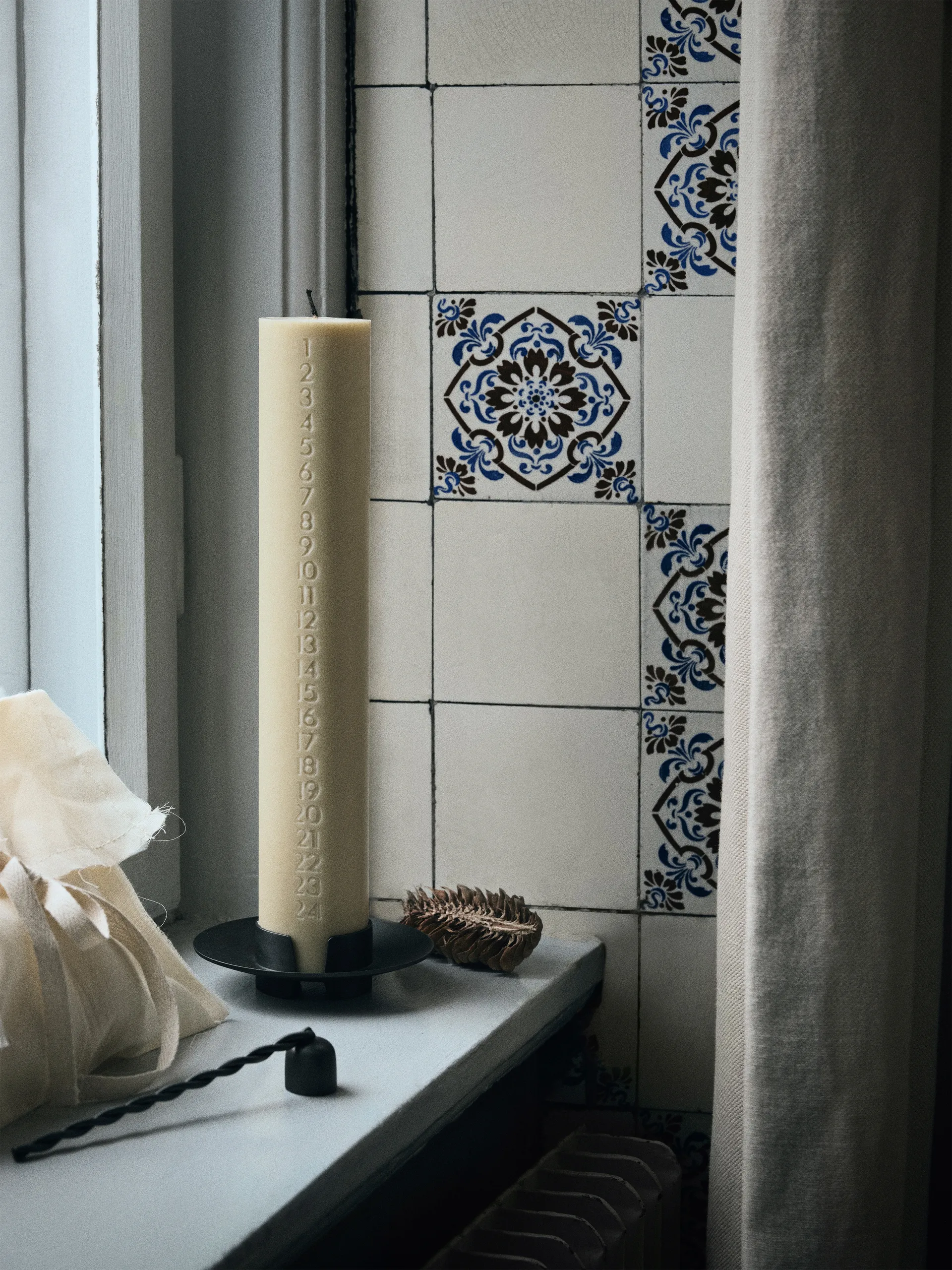 Block blockljusstake, Black brass Ferm Living