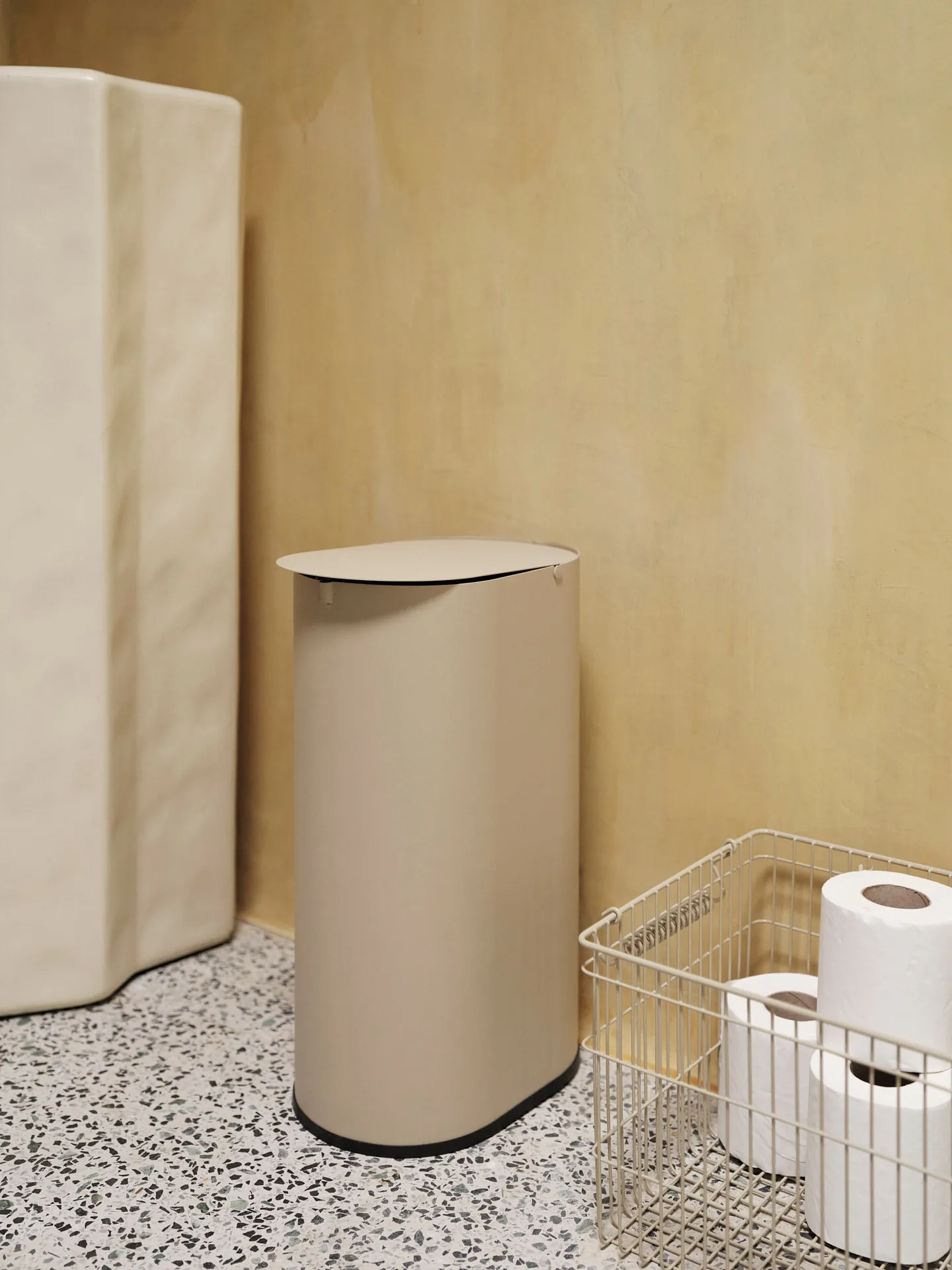 Enkel soptunna small, Cashmere Ferm Living