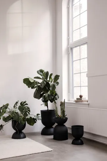 Hourglass kruka extra small Ø21 cm - Svart-mörkgrå - Ferm Living