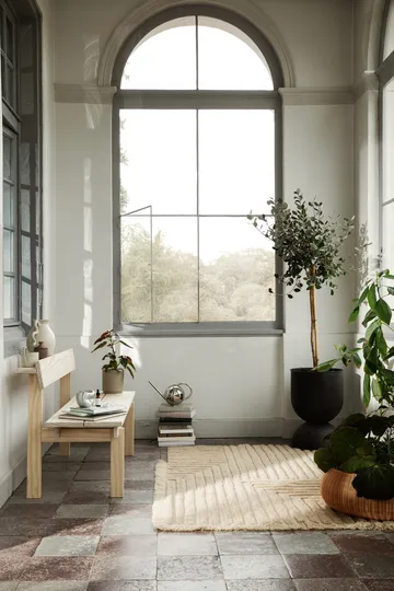 Hourglass kruka medium Ø40 cm - Svart-mörkgrå - Ferm Living
