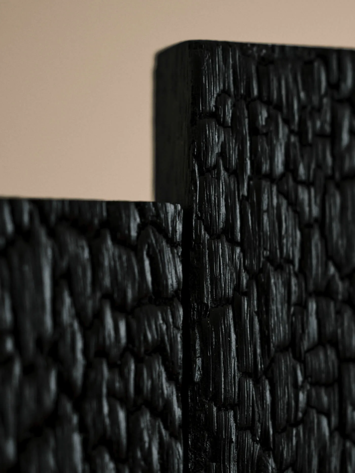 Koh väggskåp, Black, 43,5x27,5x81,4 cm Ferm Living