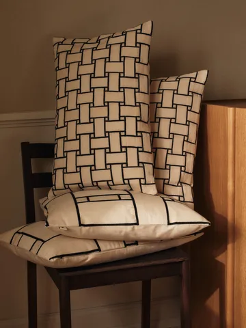 Lattice Offset kuddfodral - Off-white-black, 40x60 cm - Ferm Living