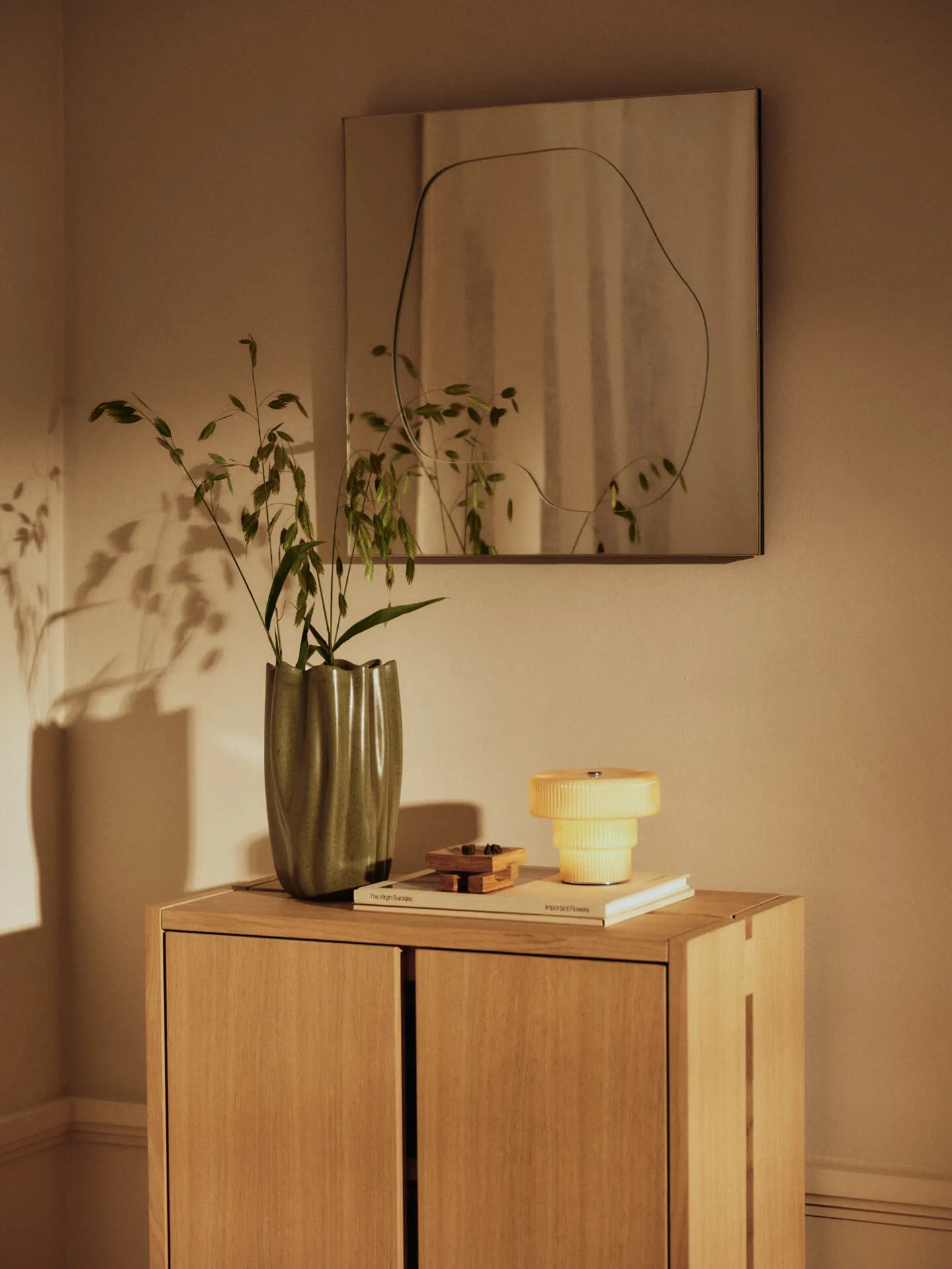 Nium vas, Dark sage, 23 cm Ferm Living