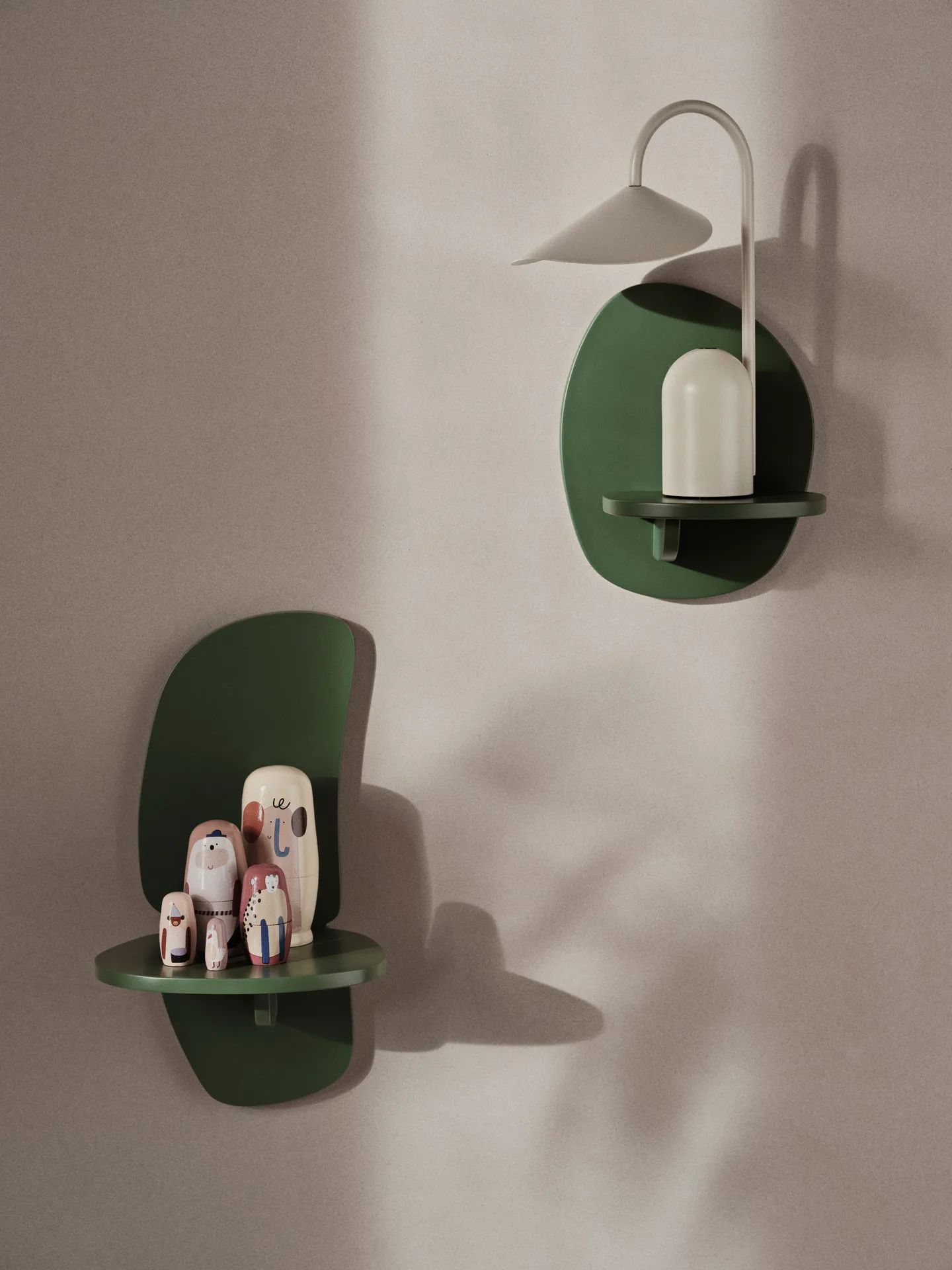 Pilu vägghylla 25 cm, Verdant Green Ferm Living