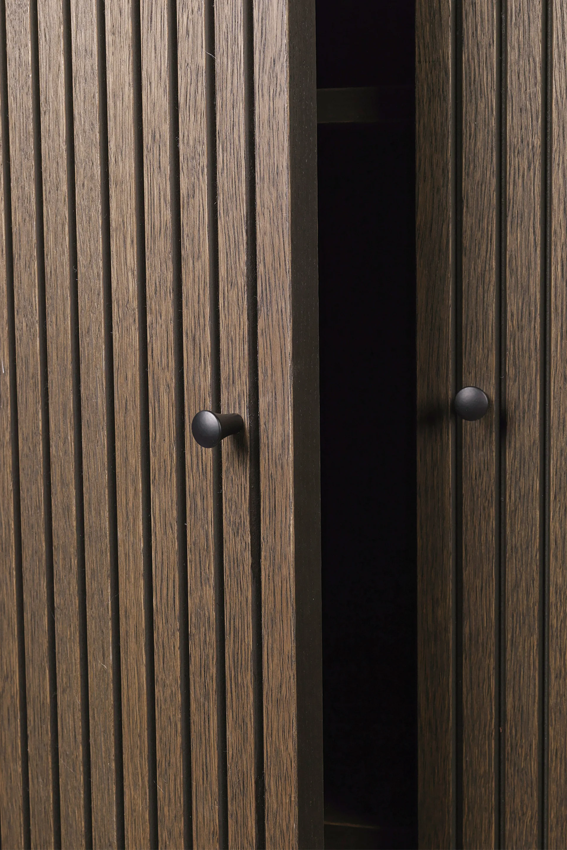Sill Low skåp, Dark stained oak Ferm Living