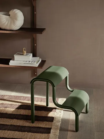 Up stegpall - Forest Green (grön) - Ferm Living
