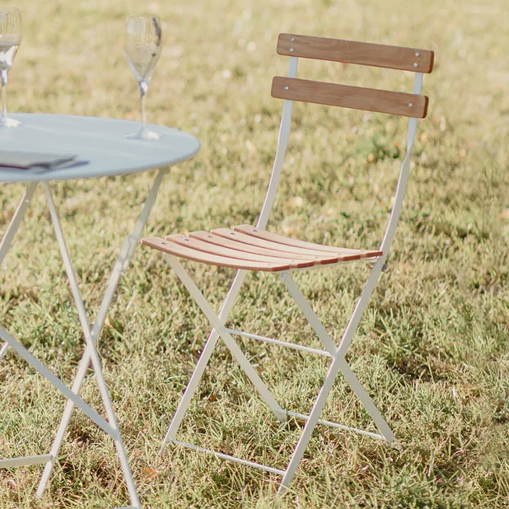 Bistro Natural stol, Cedar green (grön), oljad bok Fermob
