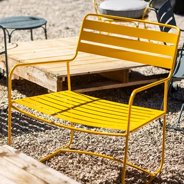 Surprising karmstol låg - Cedar green (grön) - Fermob