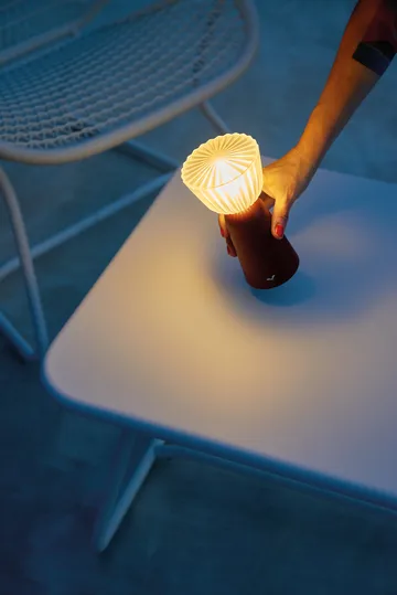 Swiing portabel bordslampa - Black cherry (vinröd) - Fermob