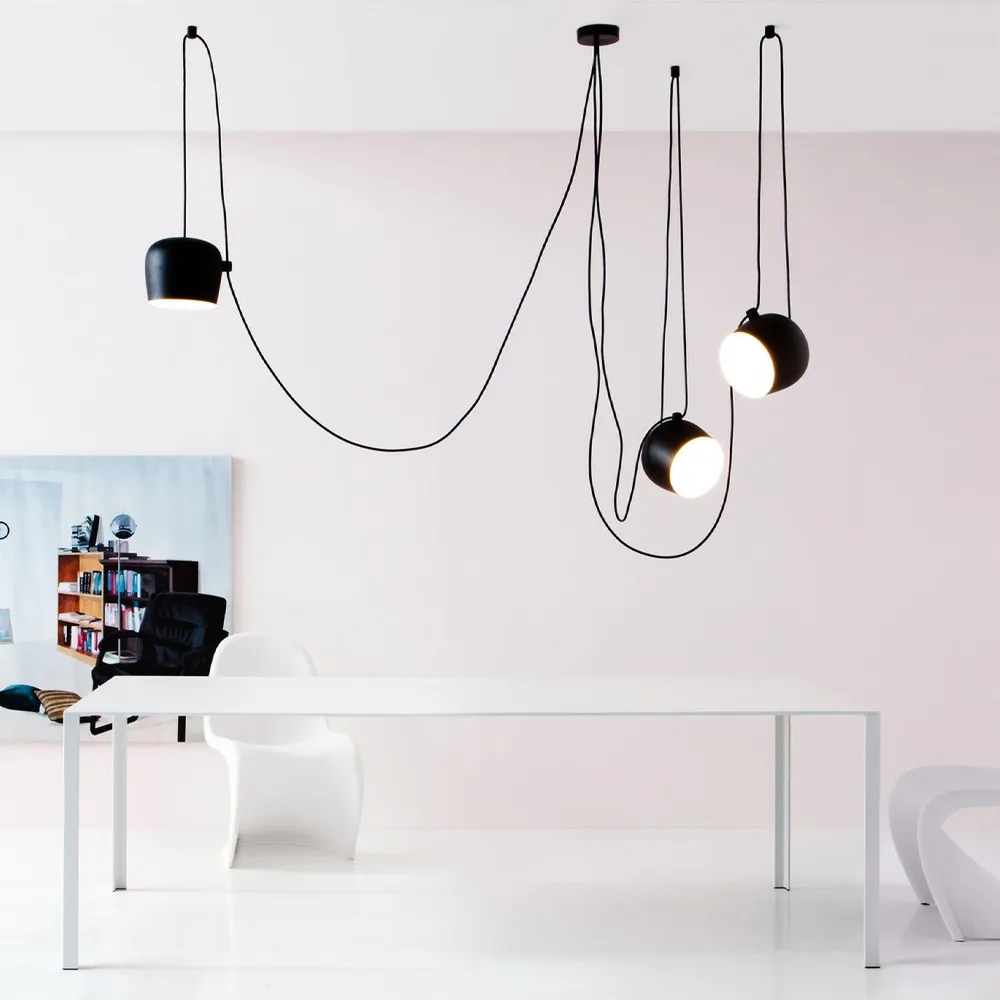 AIM taklampa, Black Flos