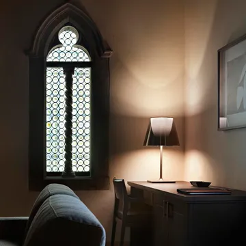 KTribe T2 bordslampa - Aluminium-textilskärm - Flos