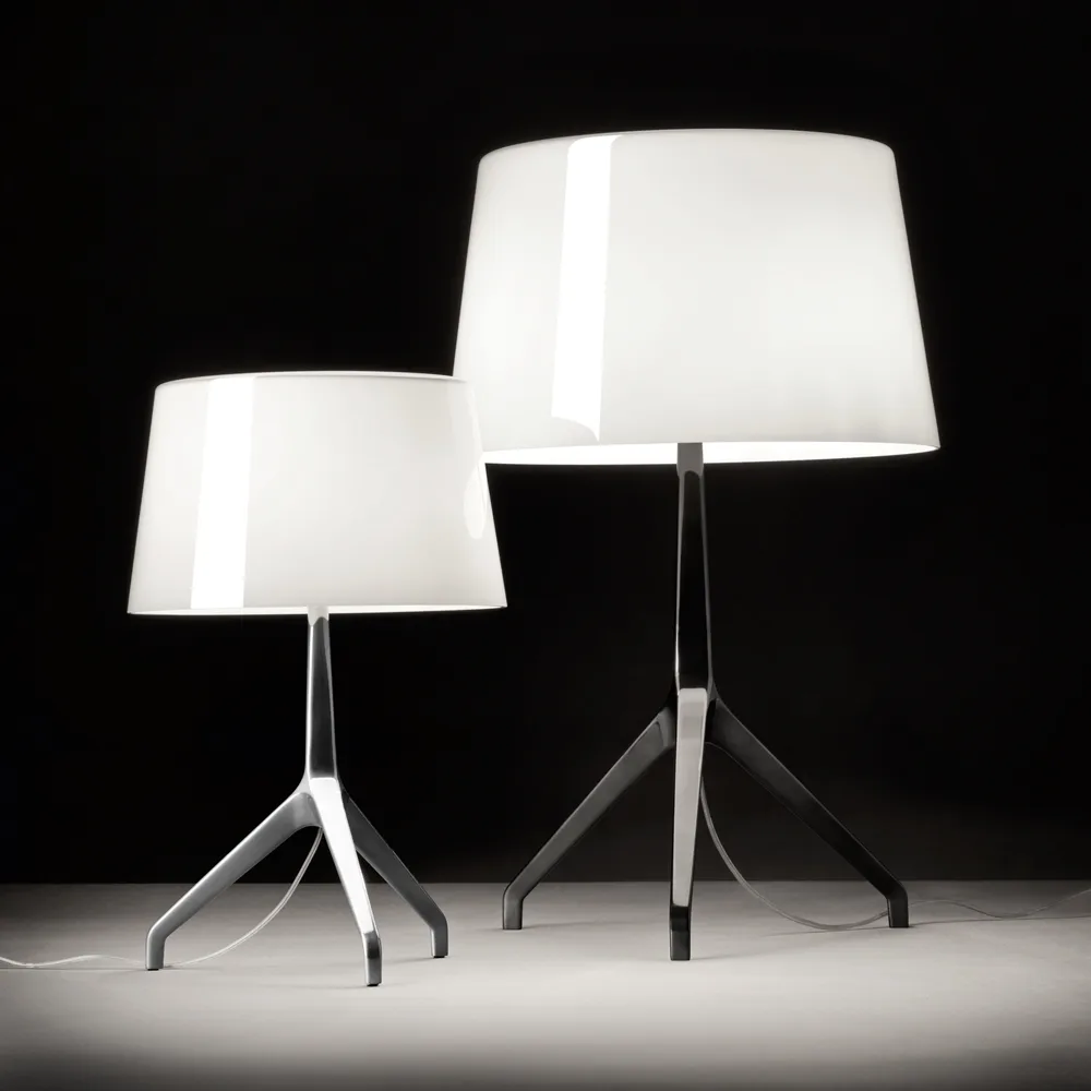 Lumiere XXS bordslampa, vit, munblåst glas, svart krom Foscarini