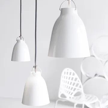 Caravaggio 2 pendel - Svart blank-röd textilsladd - Fritz Hansen