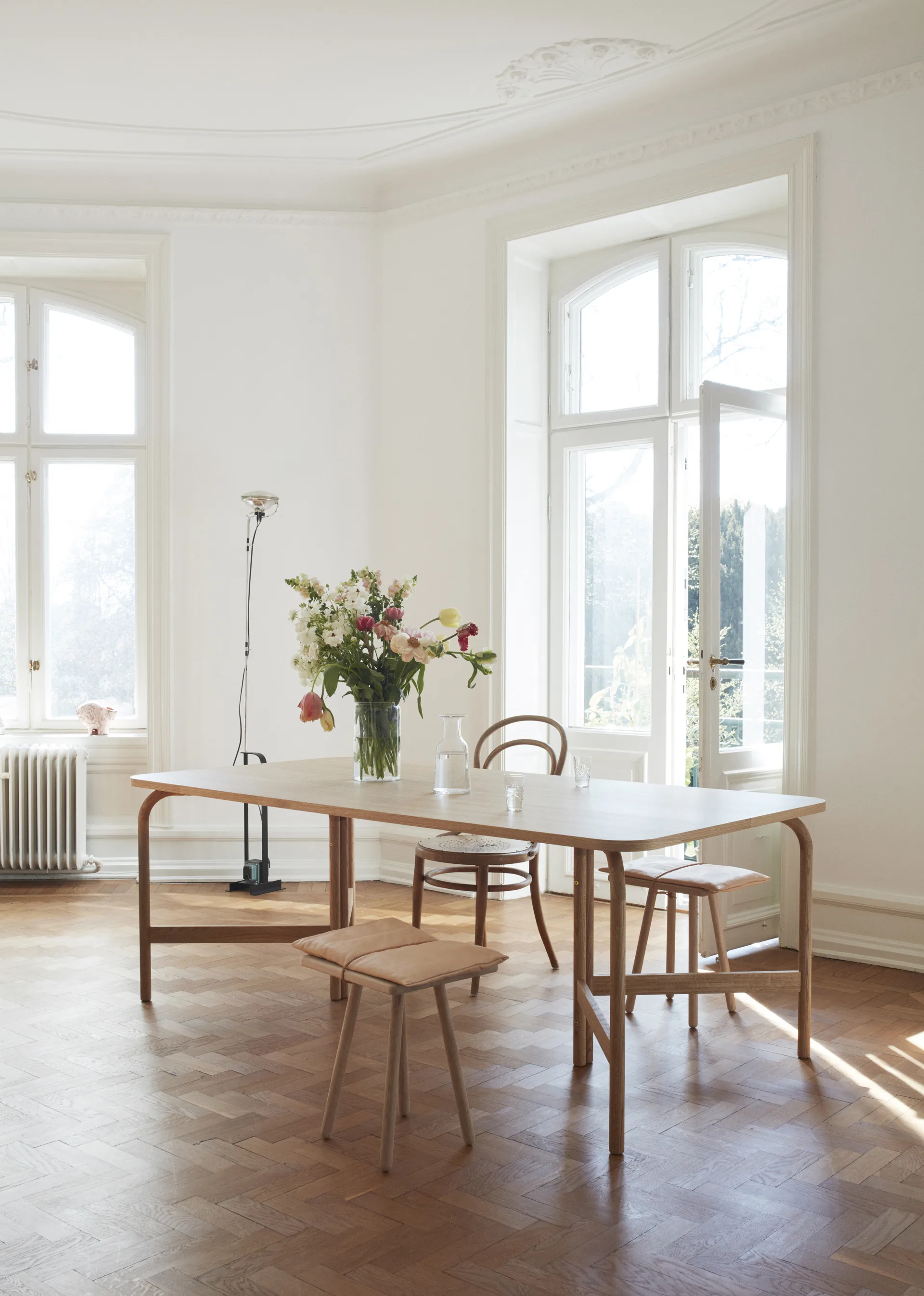 Georg läderdyna med rem till pall/barstol, Beige-brun Fritz Hansen