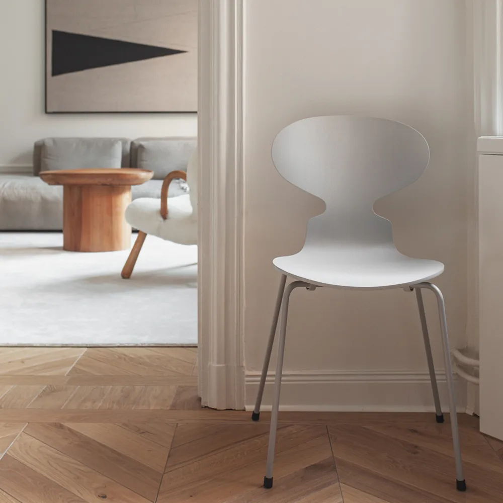 Myran 3101 stol, burnt yellow, målad ask, kromat stålstativ Fritz Hansen