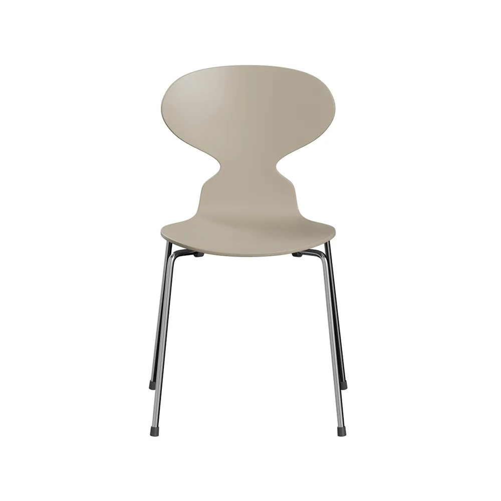 Myran 3101 stol, light beige, lackad, kromat stålstativ Fritz Hansen