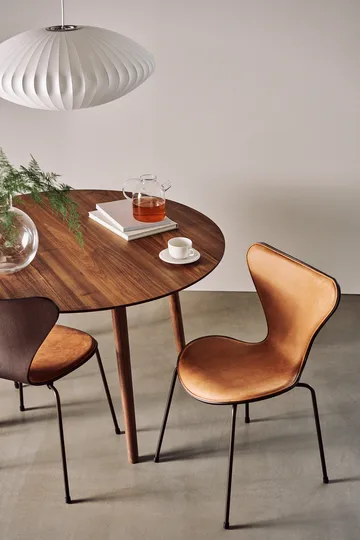 Sjuan 3107 framsidesklädd Stol Special Edition - Dunes Cognac-brown - Fritz Hansen