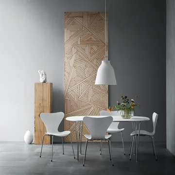 Sjuan 3107 stol - Vitlackerad-kromat stålstativ - Fritz Hansen