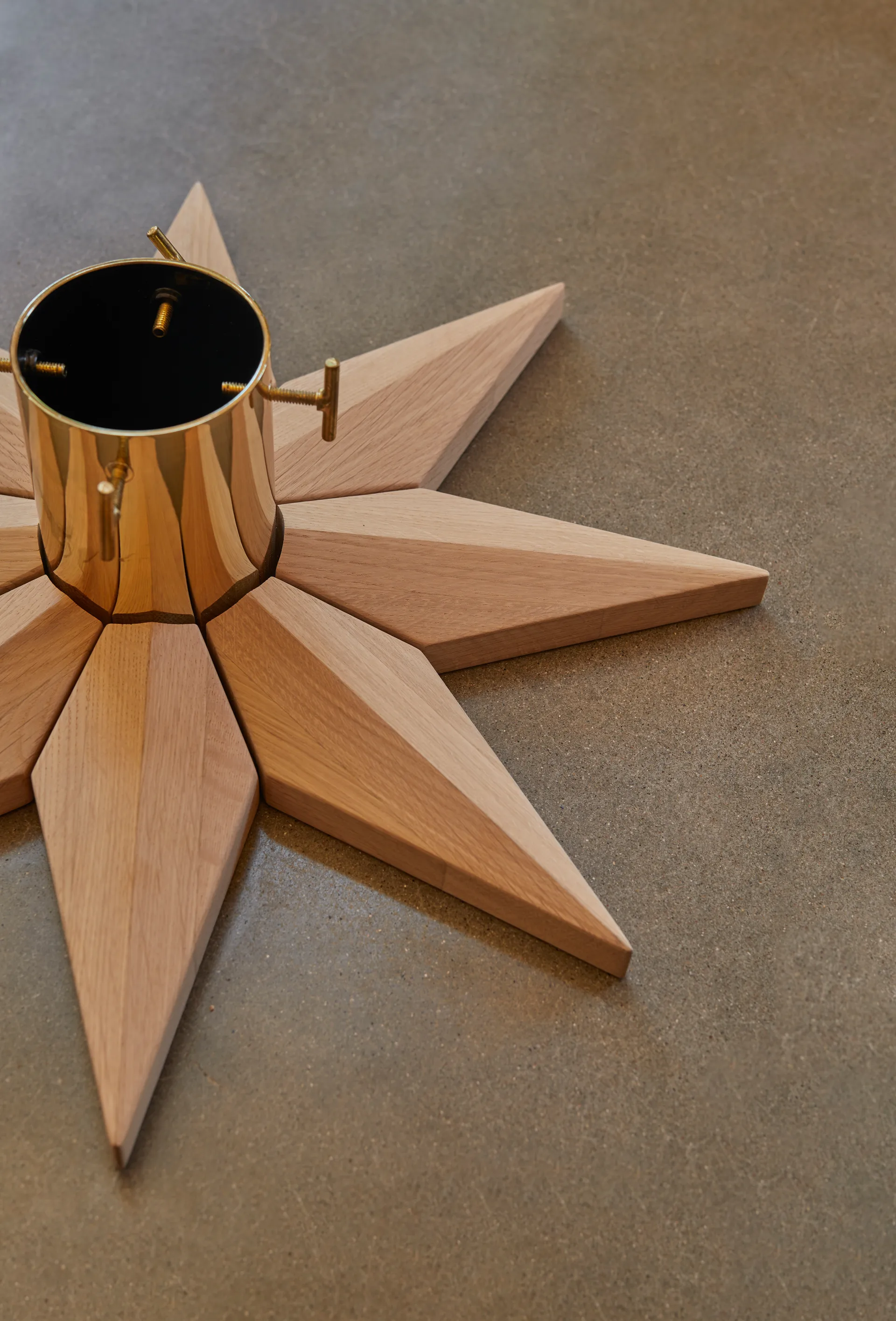 Stella julgransfot Ø50,5 cm, Ek Fritz Hansen