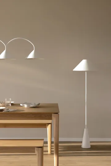 Cannes golvlampa 140 cm - Vit - Globen Lighting