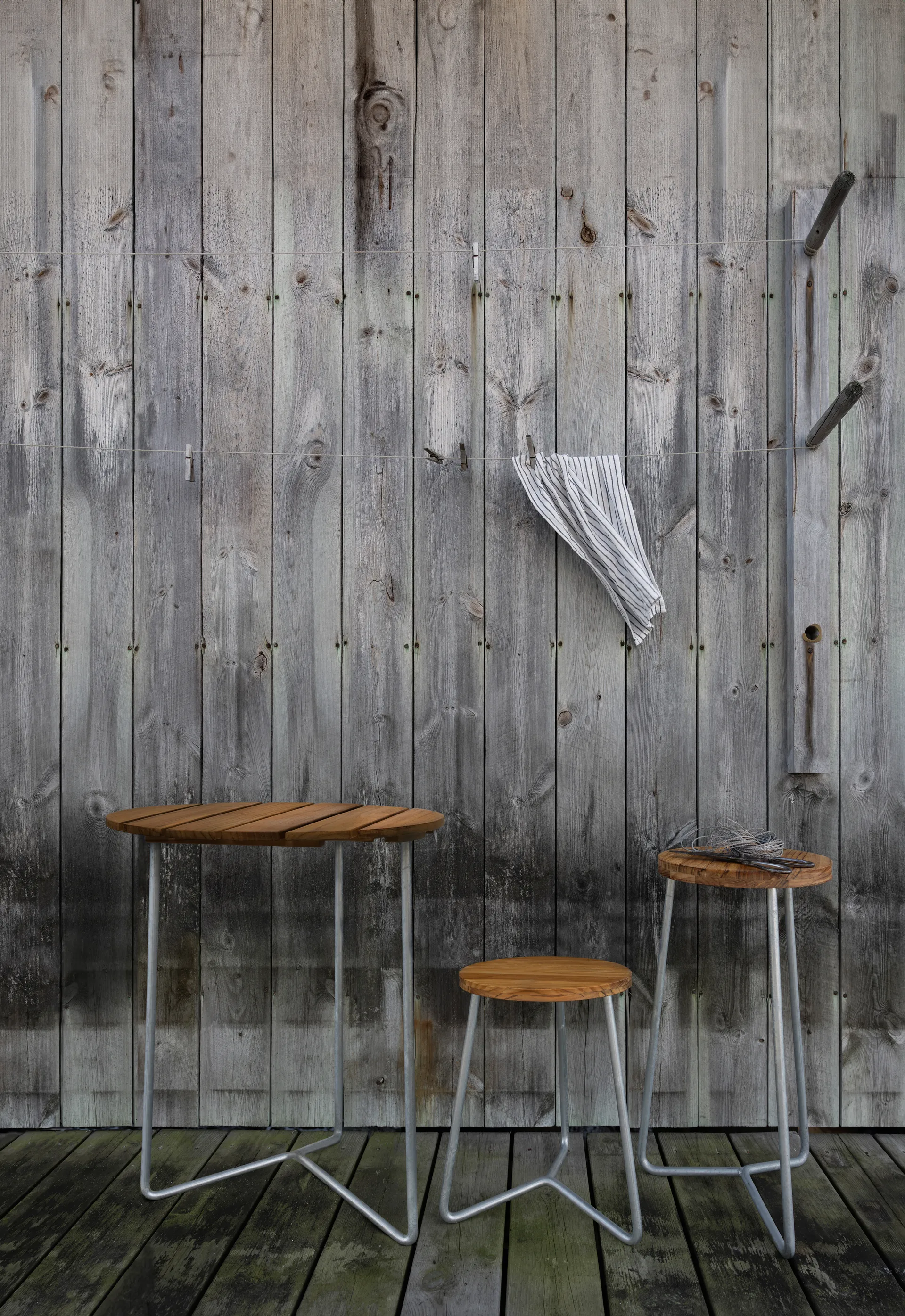 Table 6B bord, Obehandlad teak- varmförzinkad stativ, Ø60 cm Grythyttan Stålmöbler