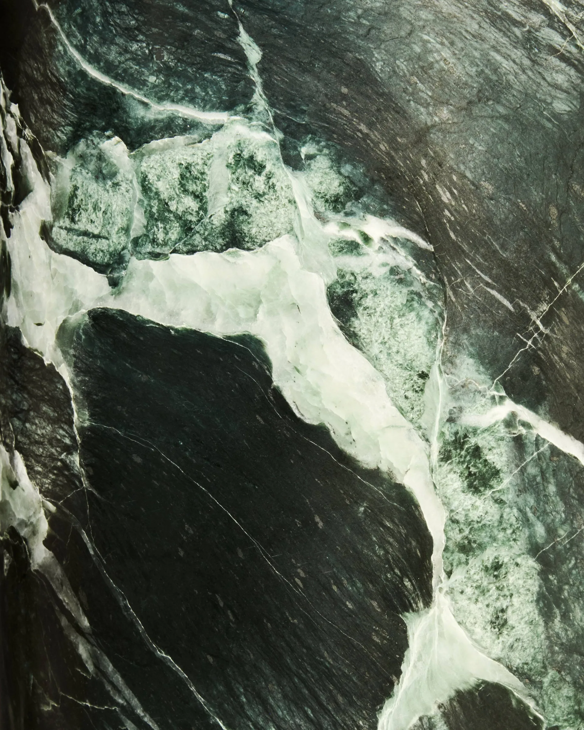Gravity golvlampa, Emerald marble-canvas GUBI