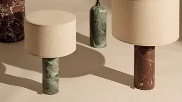 Gravity L bordslampa - Emerald marble-canvas - GUBI