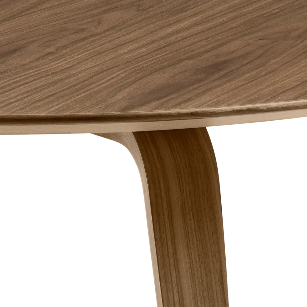 Gubi runt matbord, american walnut GUBI