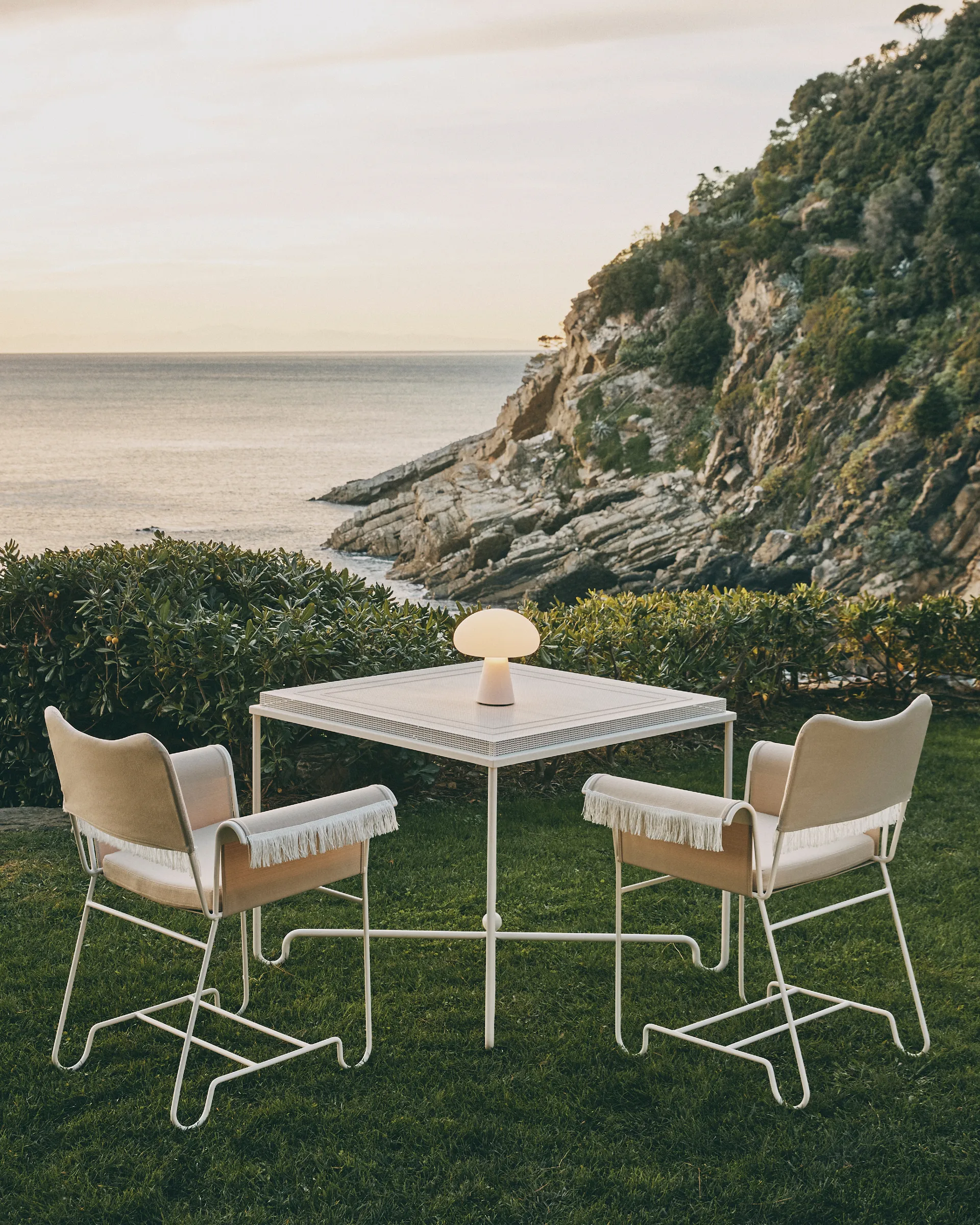 Obello portabel bordslampa, Frosted glass GUBI