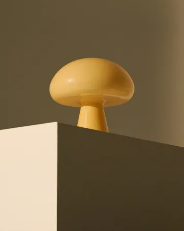 Obello portabel bordslampa - Mellow yellow - GUBI