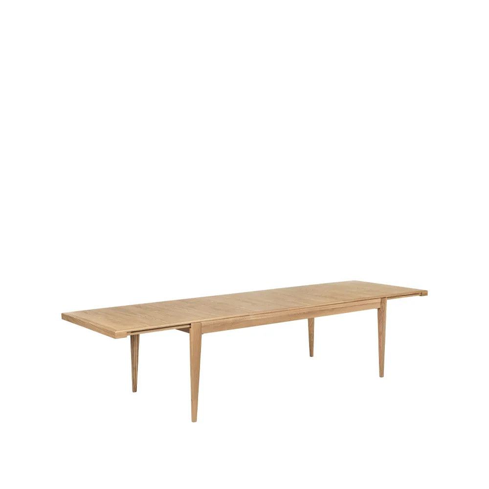 S-table matbord, oak matt lacqured, extendable GUBI
